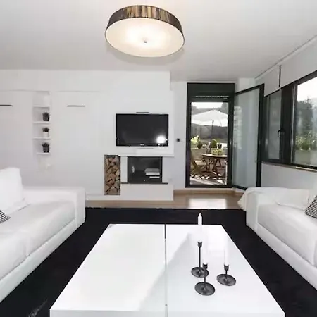 Daire Balcon De Saras En